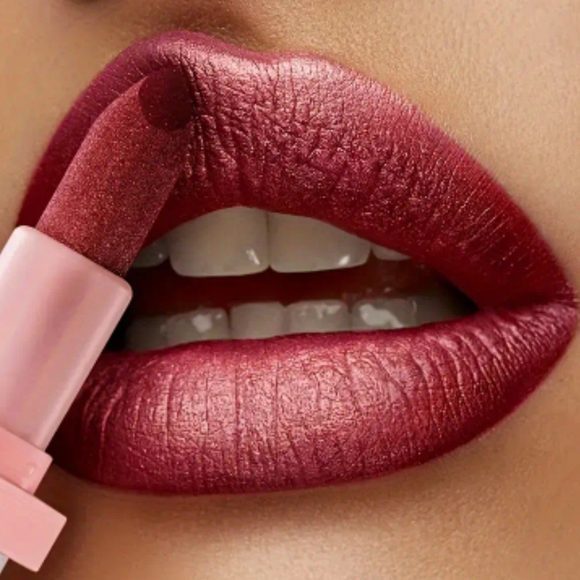 Nwt LipStick - Picture 2 of 7